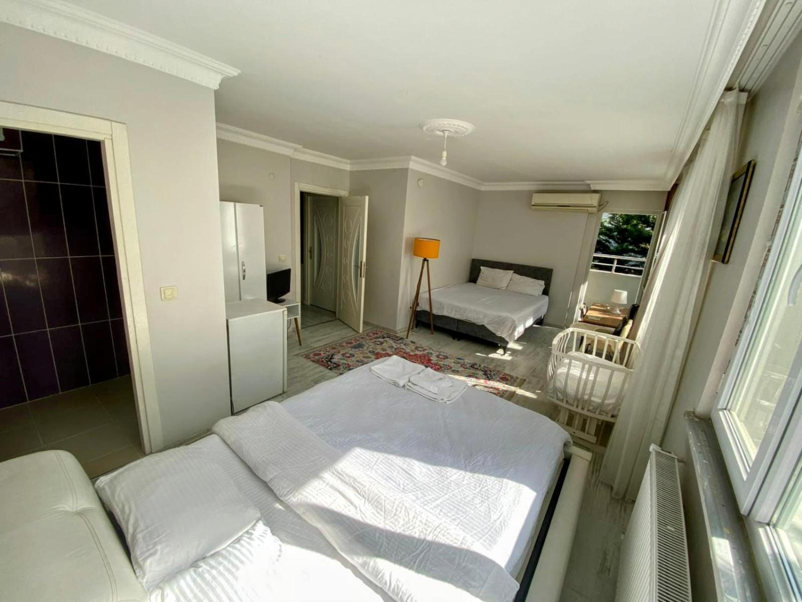 Ahmet Teacher Hotel,6 Minutes From The Airport Arnavutkoy Exterior foto